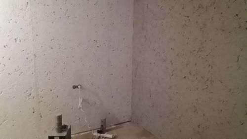 Фарбування стін після цементної штукатурки