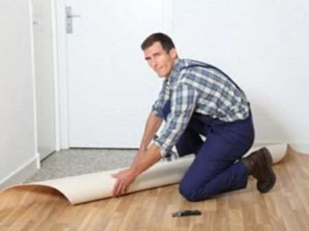 Як постелити лінолеум на дерев'яну підлогу